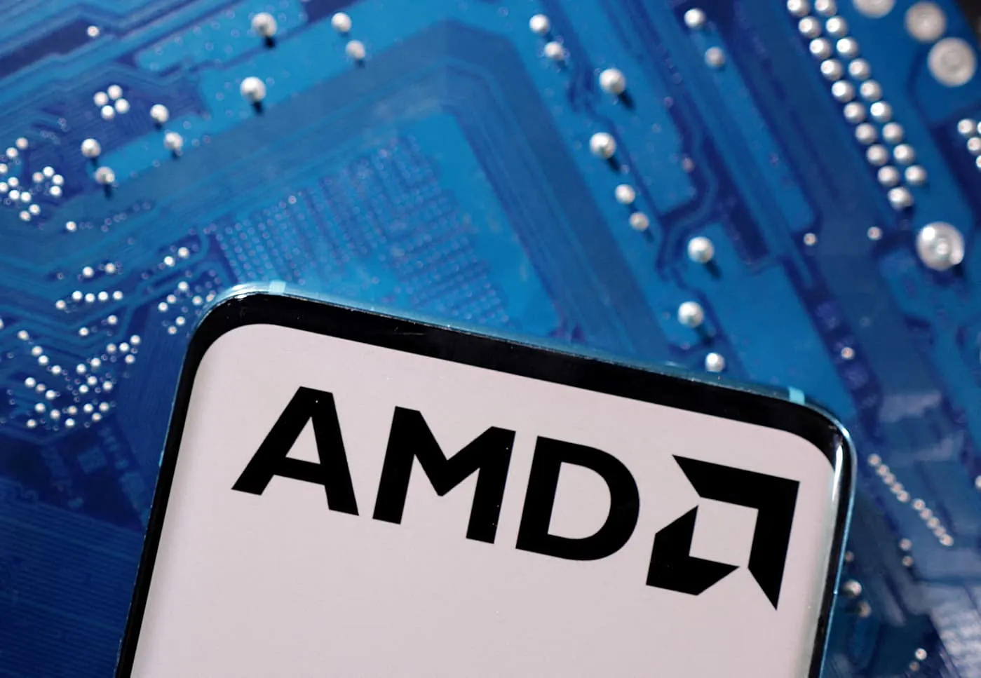 AMD представила Radeon RX 9060 XT – конкурент для Nvidia