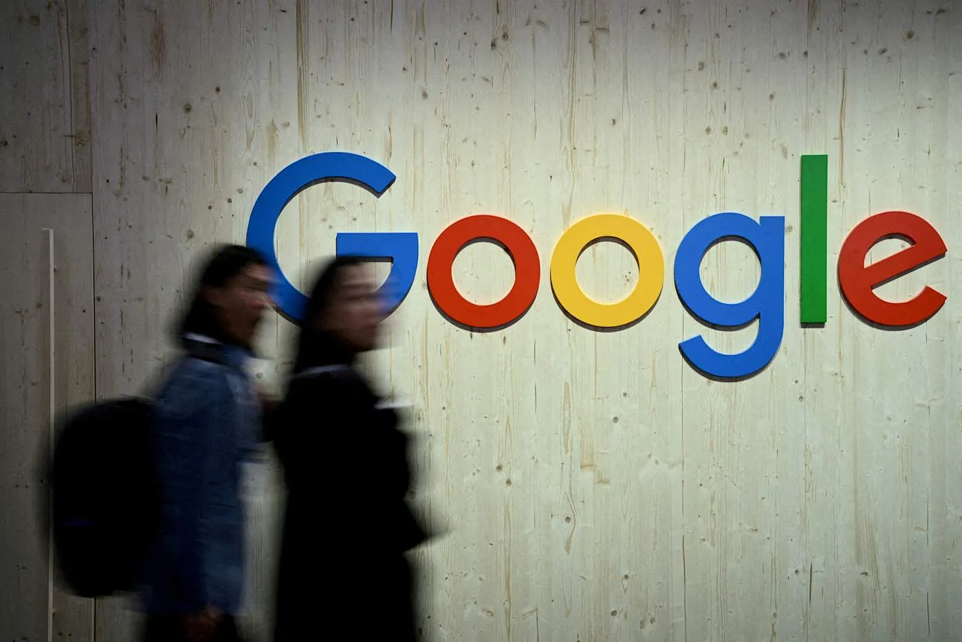 Новый уровень воровства: Google просит носить шапку-невидимку