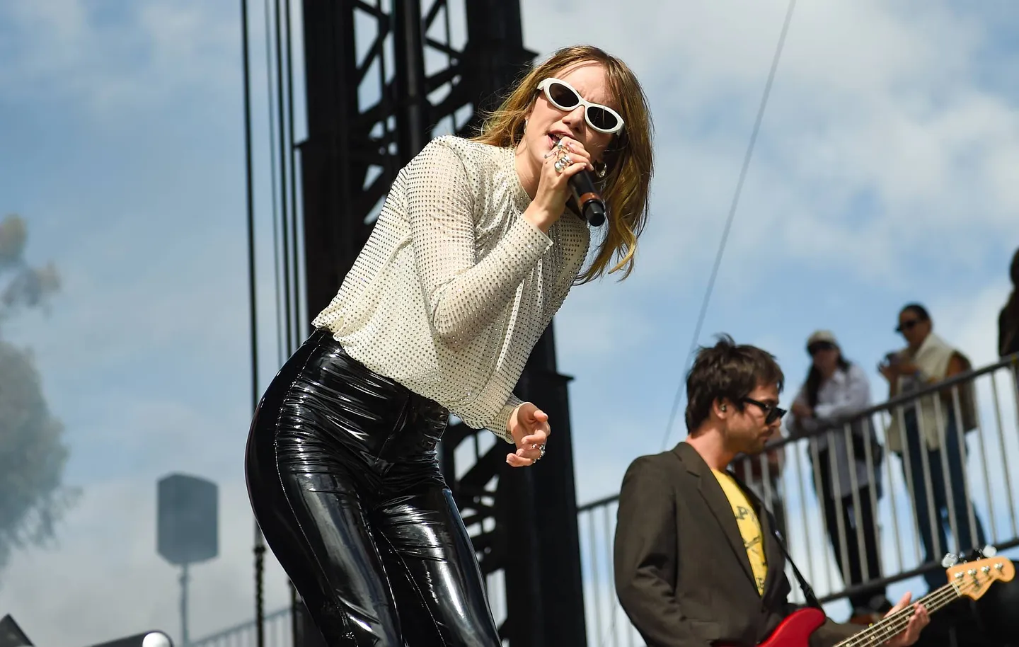 Суки Уотерхаус госпитализирована из-за слишком тесных брюк