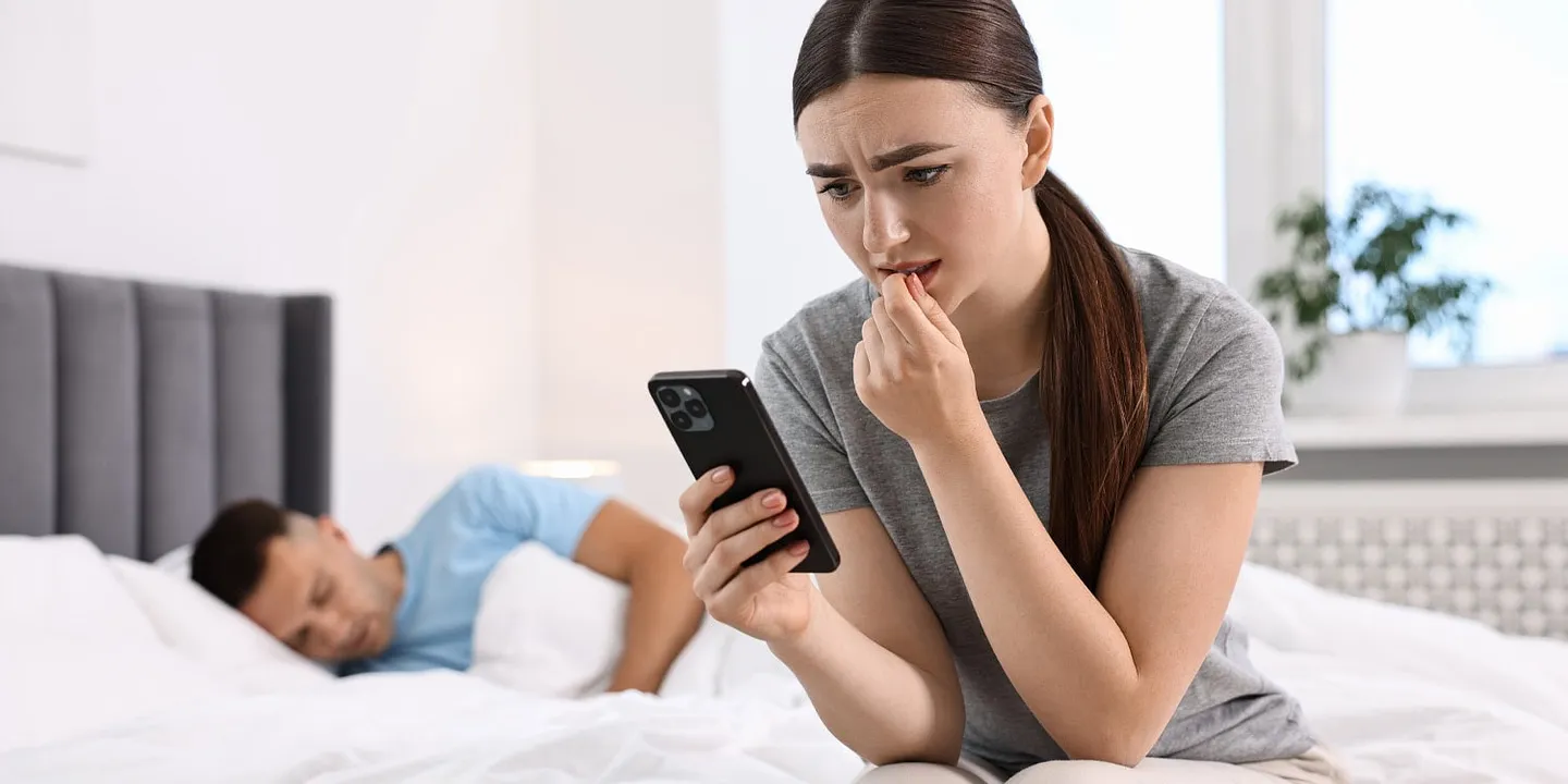 Ревность — это искусство удержания партнера: как страх потери любви превращает нас в контролеров