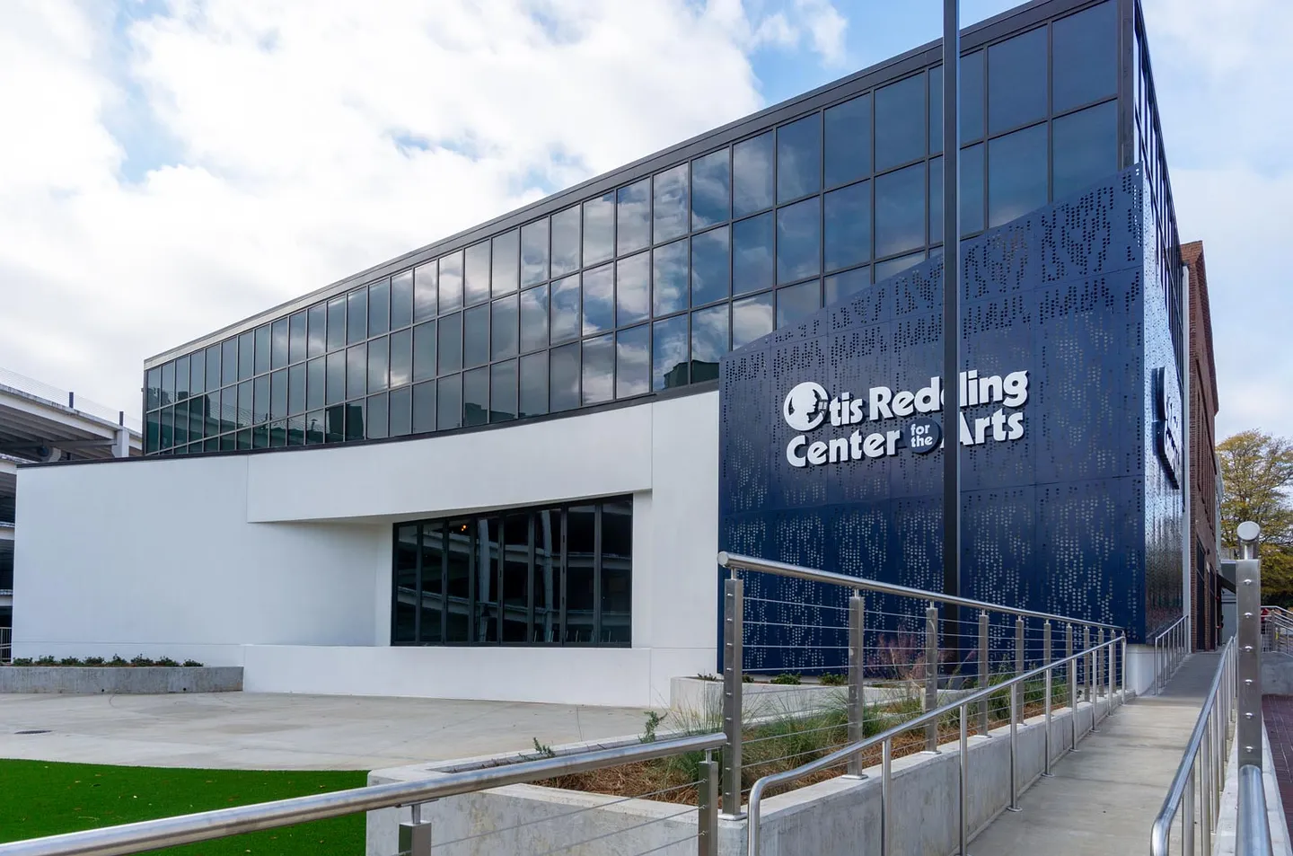 Центр искусств имени Отиса Реддинга: мечты сбываются, когда у вас есть деньги