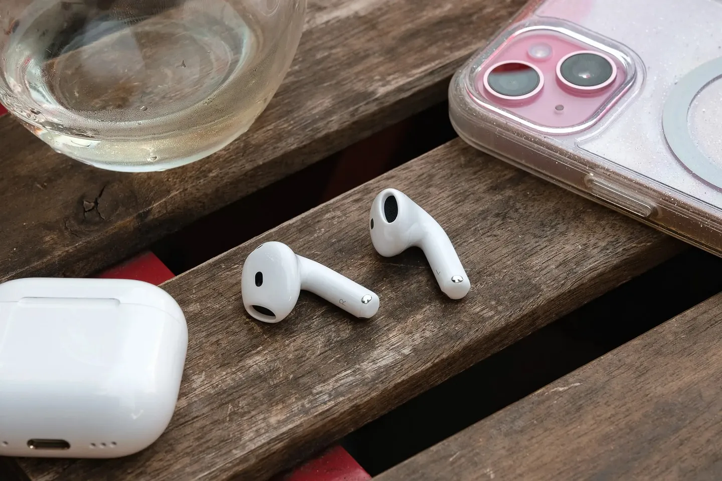 Apple наконец-то подтянулся: живой перевод в AirPods!