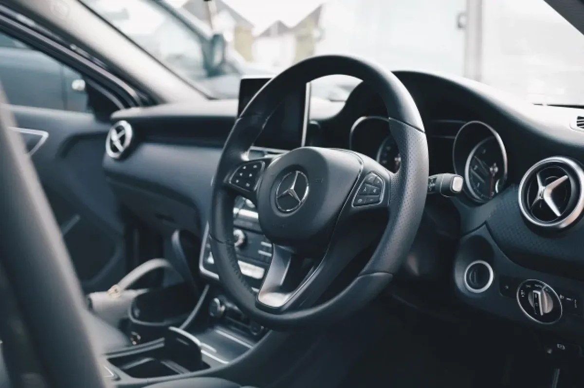 Автоэксперт отметил три проблемные модели Mercedes для россиян