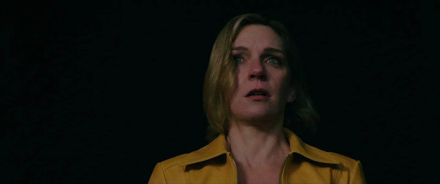 Apple представляет сериал Pluribus: загадки и недосказанность